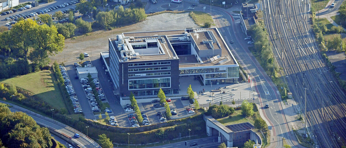 Luftaufnahme vom Gebäude der Handwerkskammer Bielefeld.