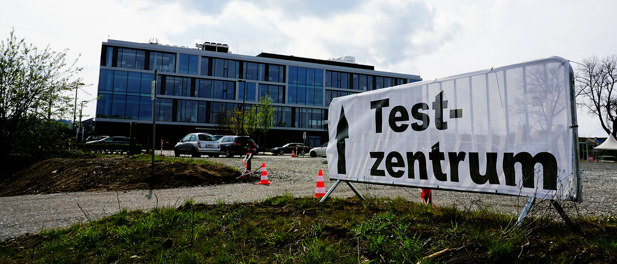 Einfahrt zum Testzentrum am Campus Handwerk Bielefeld